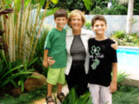 Av coruja: Marisa com seus dois netos, Pedro Henrique e Joo Marcelo