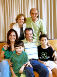 Em famlia: Marisa com o esposo Darcy, filho Gilberto, nora Dione e os netos Pedro Henrique e Joo Marcelo 